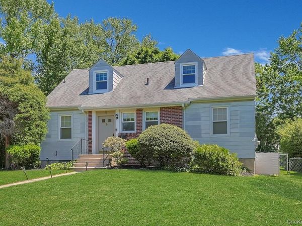 4 Calton Road , New Rochelle, NY 10804