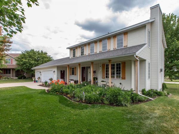 704 Country Estate Court SE, Stewartville, MN 55976