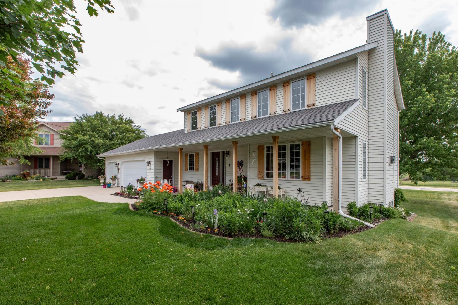 704 Country Estate Court SE, Stewartville, MN 55976