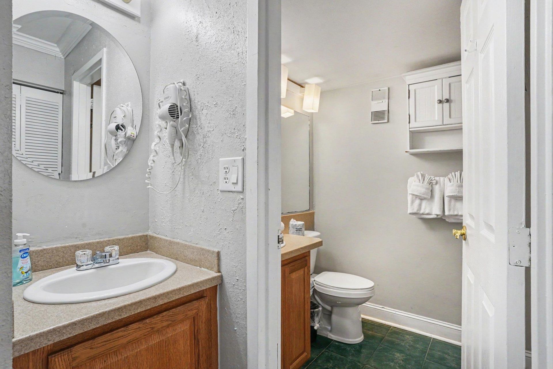 9550 Shore Dr.  Photo 15