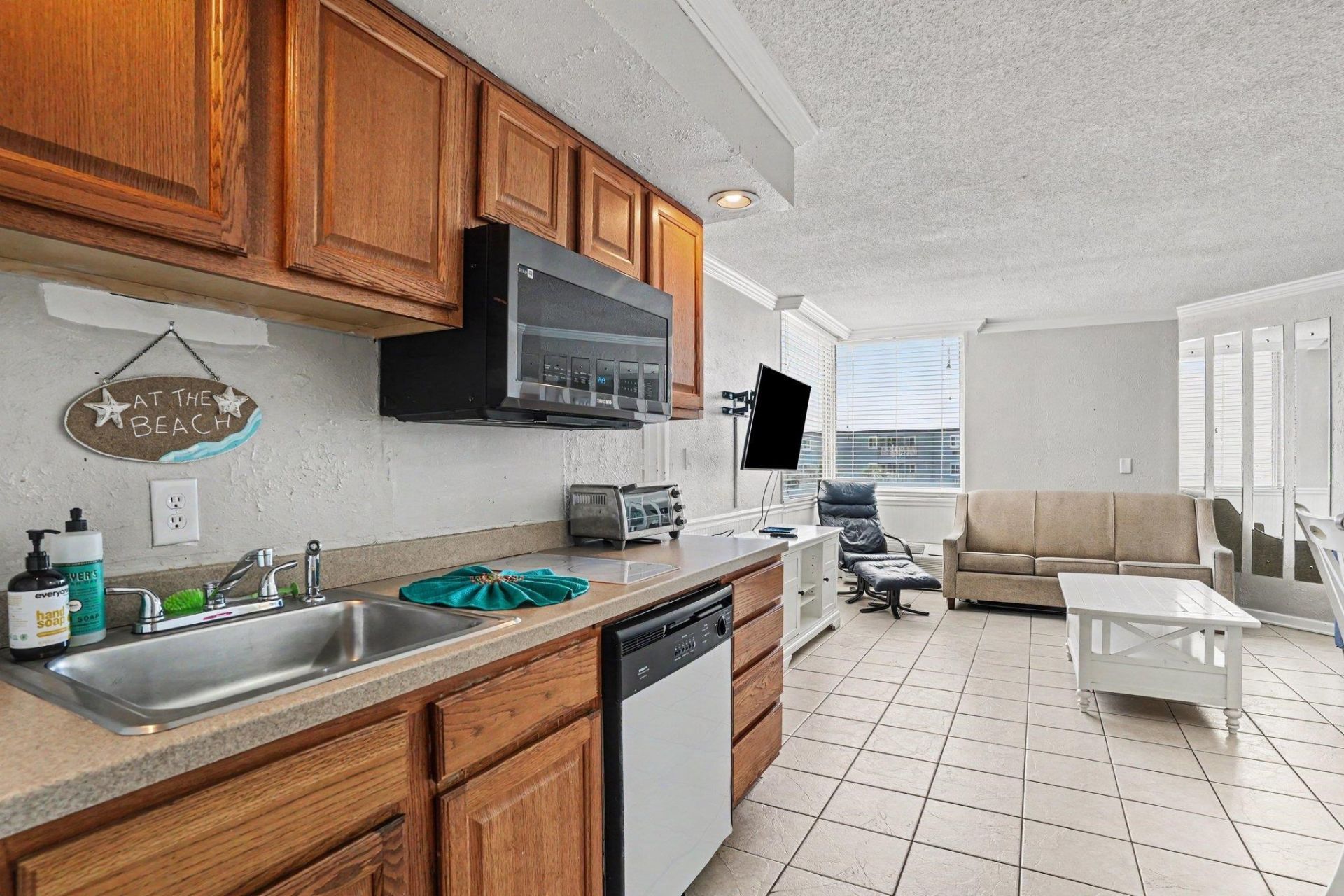 9550 Shore Dr.  Photo 5