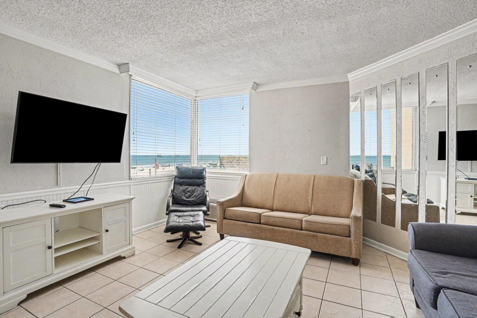 9550 Shore Dr.  Photo 8