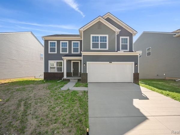 412 Hidden River W W, Holly Twp, MI 48442