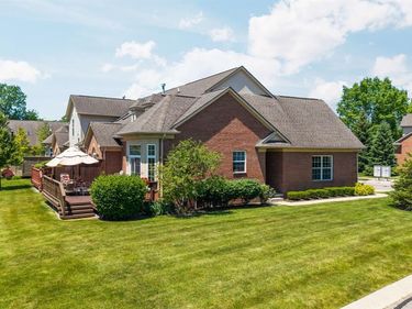 48523 Oak Bridge Drive, CANTON, MI 48188