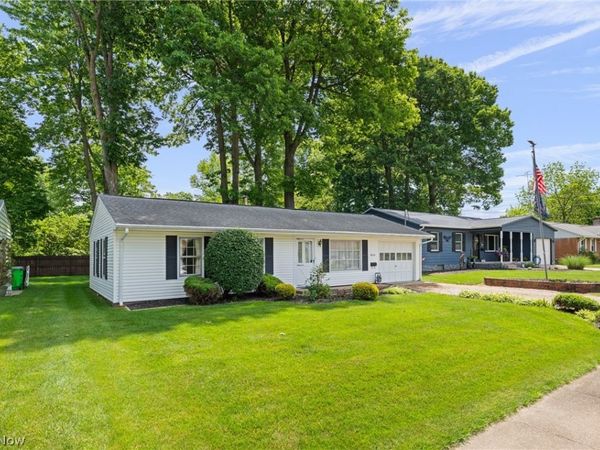 2610 Center Avenue , Alliance, OH 44601