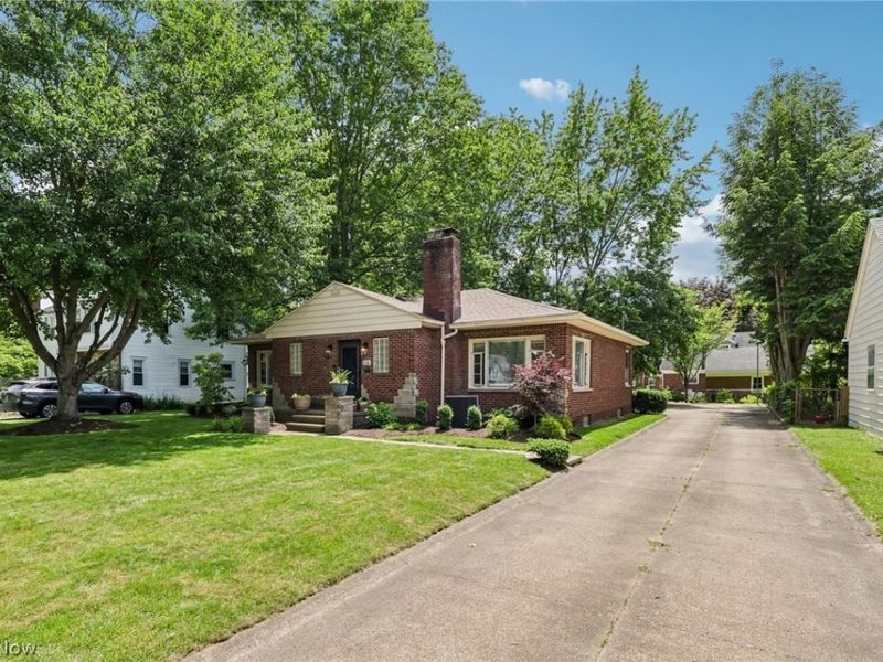 214 Kenwick Drive , Akron, OH 44313 Photo 2