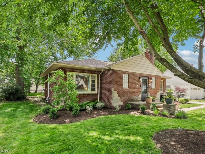 214 Kenwick Drive , Akron, OH 44313 Photo 3
