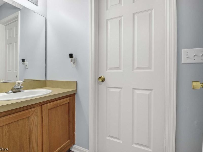6804 Meadow Lane , Middleburg Heights, OH 44130 Photo 10