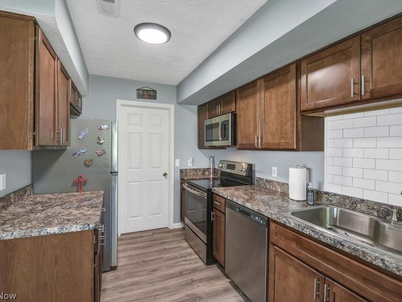 6804 Meadow Lane , Middleburg Heights, OH 44130 Photo 19