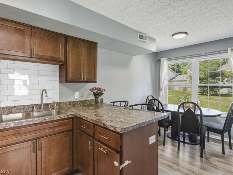 6804 Meadow Lane , Middleburg Heights, OH 44130 Photo 21