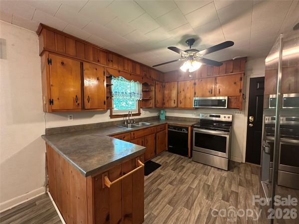 2939 Links Drive , Granite Falls, NC 28630