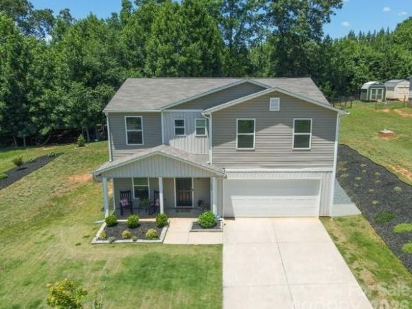 150 Four Andrews Drive , Harmony, NC 28634