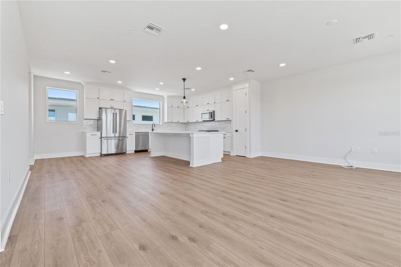 17 29th Street N, Unit Lot 8, Saint Petersburg, FL 33713 Photo