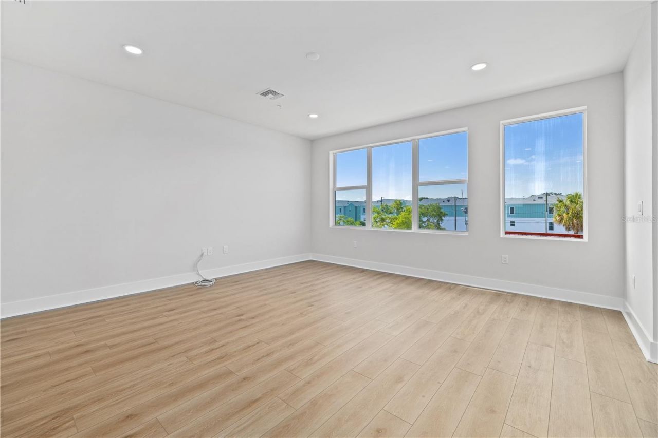 17 29th Street N, Unit Lot 8, Saint Petersburg, FL 33713 Photo