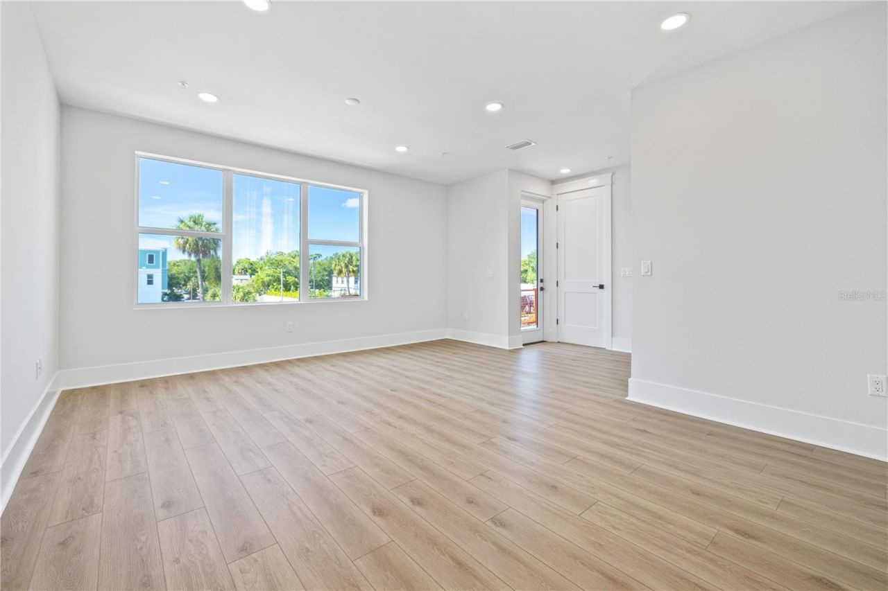 17 29th Street N, Unit Lot 8, Saint Petersburg, FL 33713 Photo