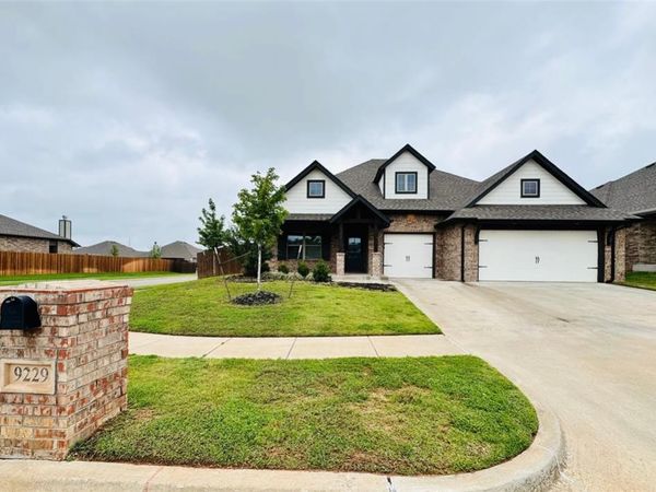 9229 NW 89th Street, Yukon, OK 73099