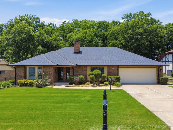 8016 S Irvington Avenue , Tulsa, OK 74136