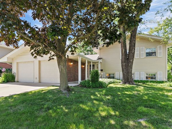 1150 Glen Lane , Hoffman Estates, IL 60169