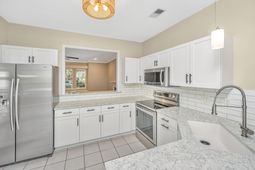 1423 Swamp Fox Lane photo 4
