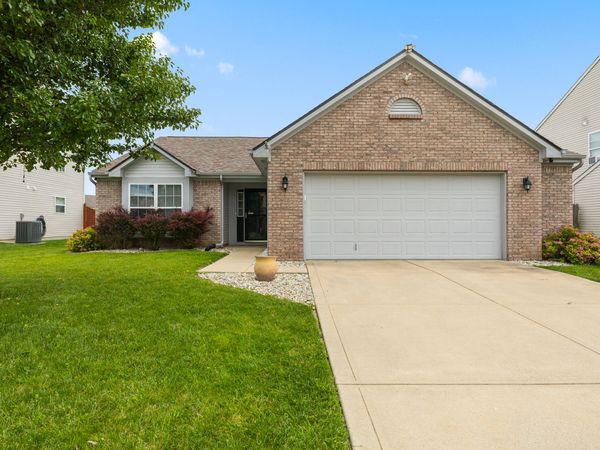 3463 Enclave Lane, Greenwood, IN 46143