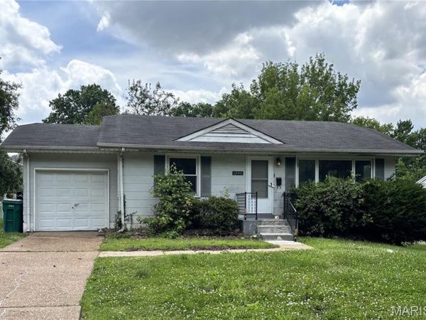 1246 Darr Drive , St Louis, MO 63137