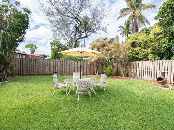 6872 SW 15th Street, North Lauderdale, FL 33068