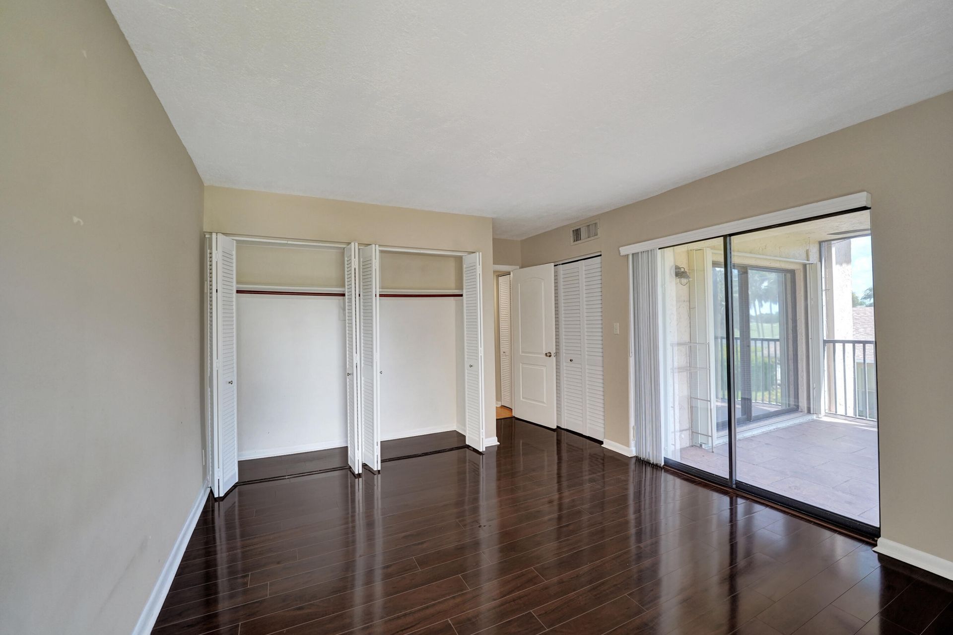 200 Jacaranda Country Club Drive, Unit 1b, Plantation, FL 33324 Photo