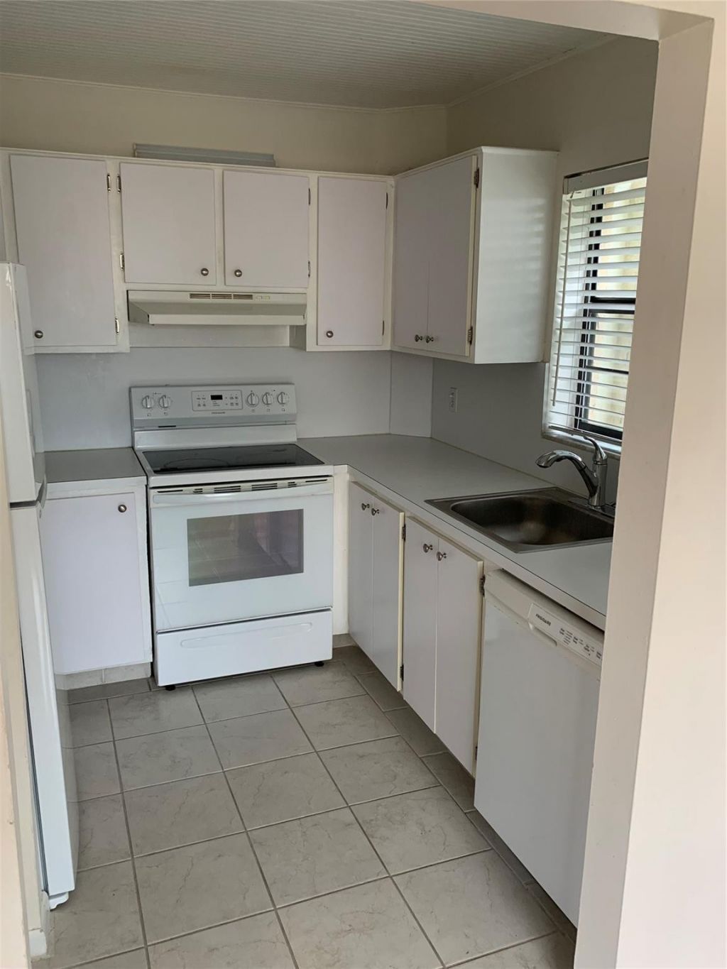 200 Jacaranda Country Club Drive, Unit 1b, Plantation, FL 33324 Photo
