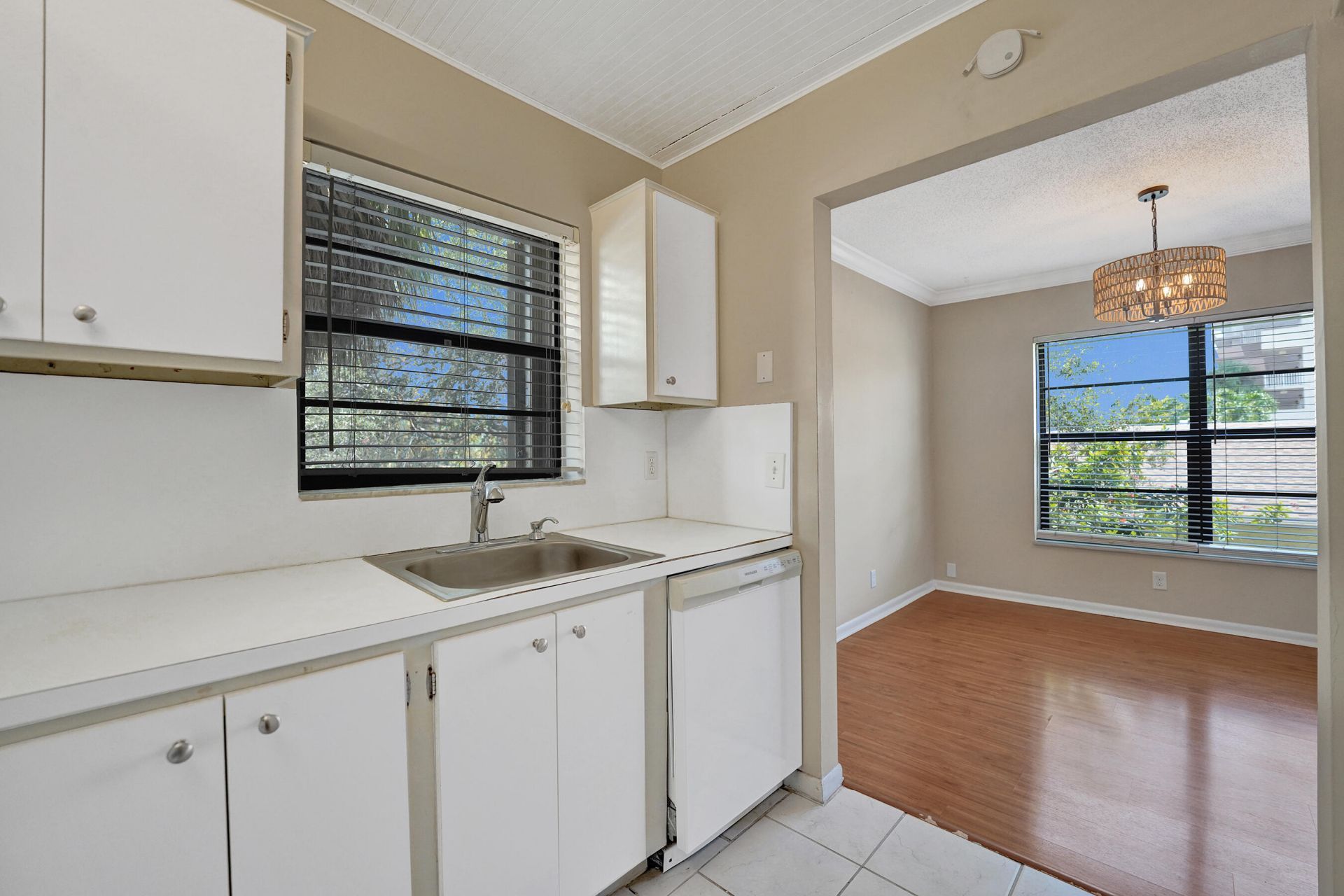 200 Jacaranda Country Club Drive, Unit 1b, Plantation, FL 33324 Photo