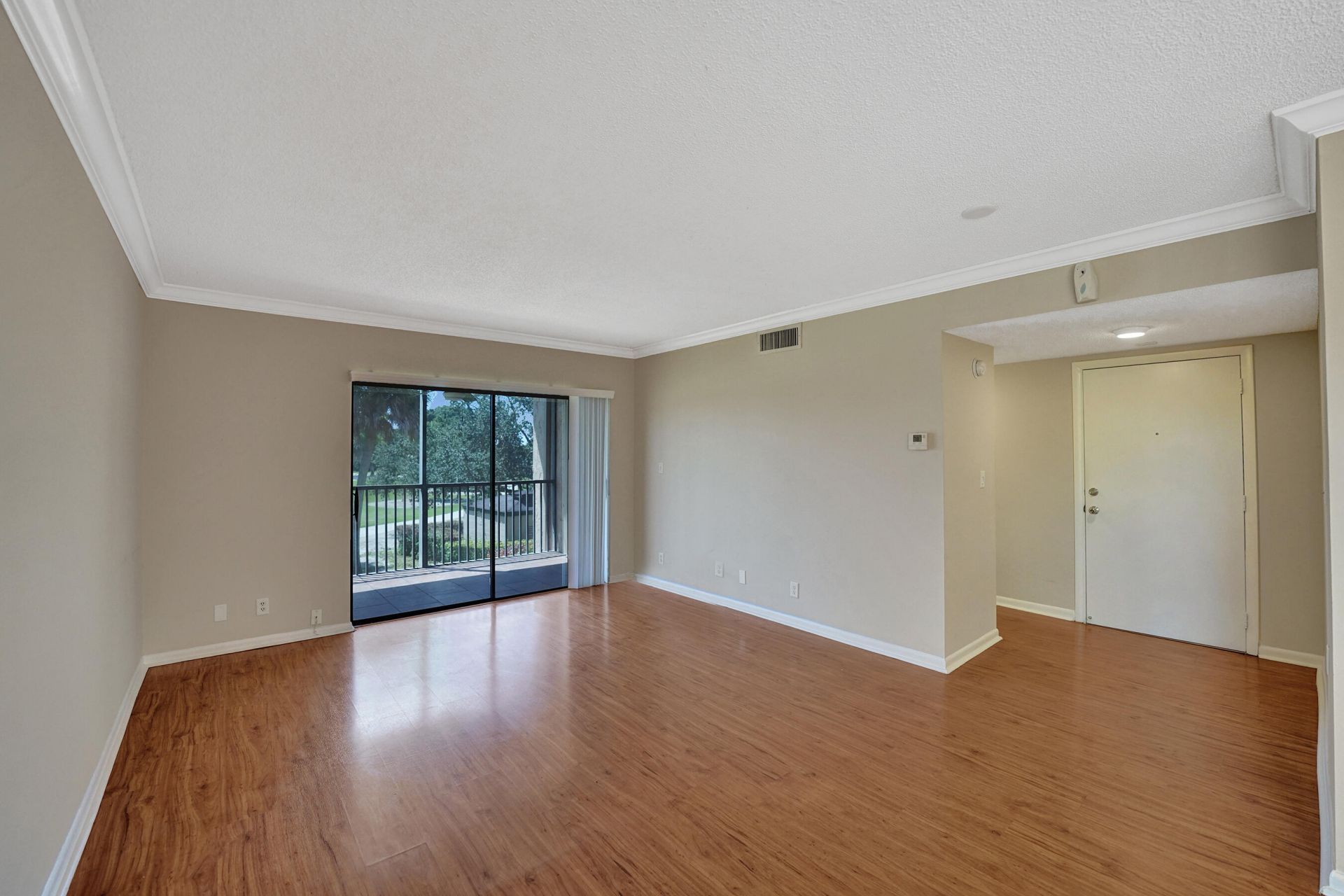 200 Jacaranda Country Club Drive, Unit 1b, Plantation, FL 33324 Photo
