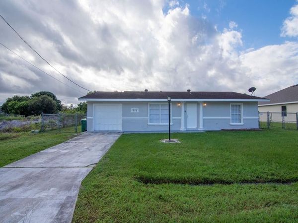 650 SE Evergreen Terrace, Port Saint Lucie, FL 34983