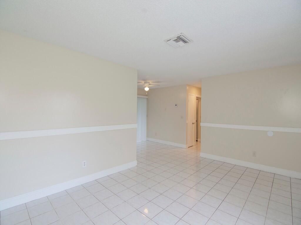 650 SE Evergreen Terrace, Port Saint Lucie, FL 34983 Photo