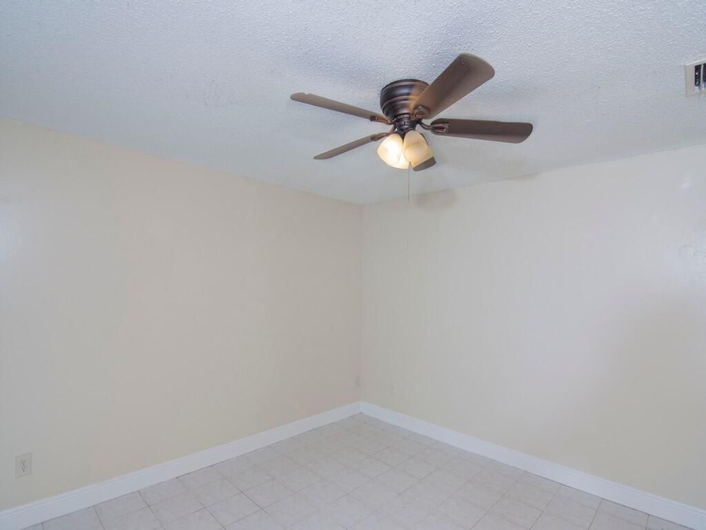 650 SE Evergreen Terrace, Port Saint Lucie, FL 34983 Photo