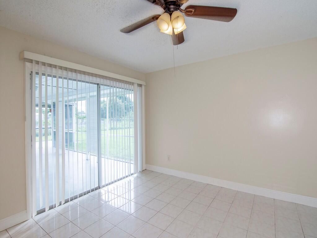 650 SE Evergreen Terrace, Port Saint Lucie, FL 34983 Photo