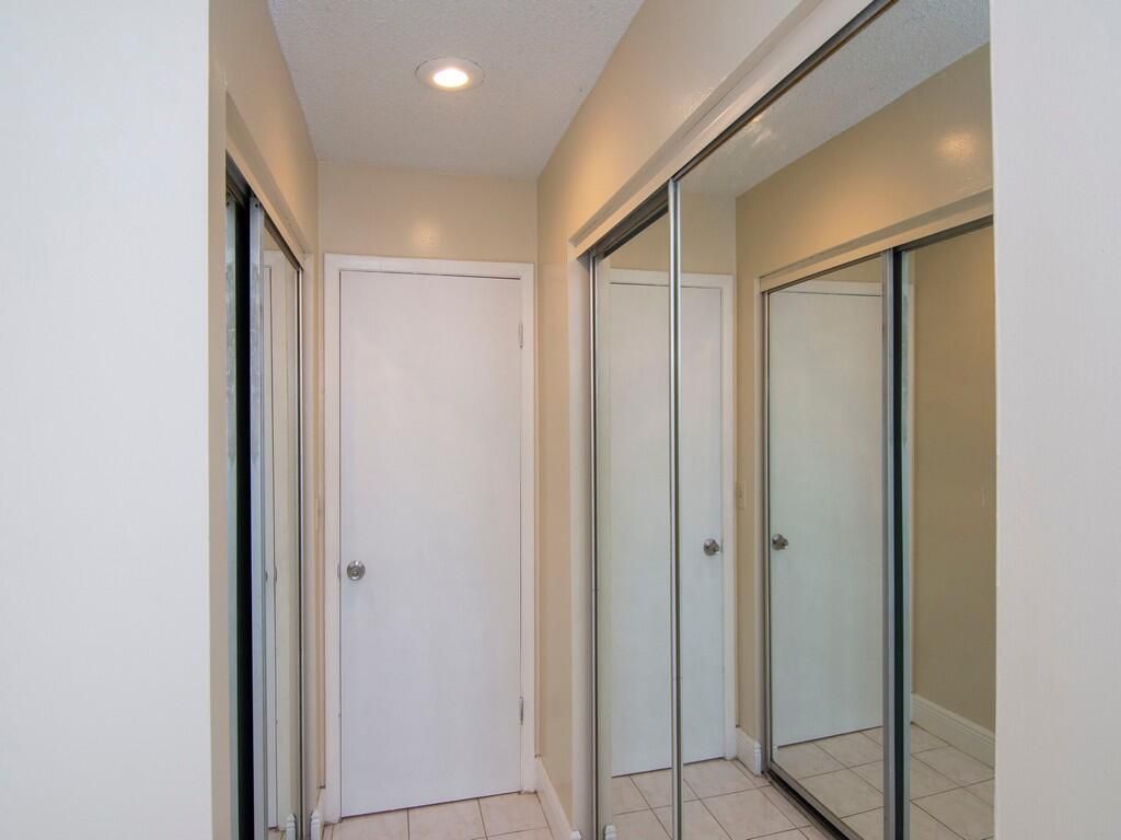 650 SE Evergreen Terrace, Port Saint Lucie, FL 34983 Photo