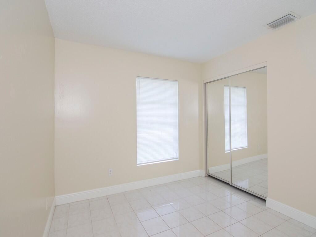 650 SE Evergreen Terrace, Port Saint Lucie, FL 34983 Photo