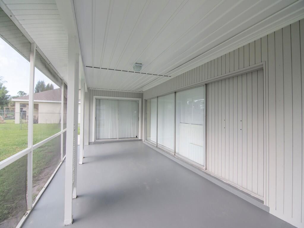 650 SE Evergreen Terrace, Port Saint Lucie, FL 34983 Photo