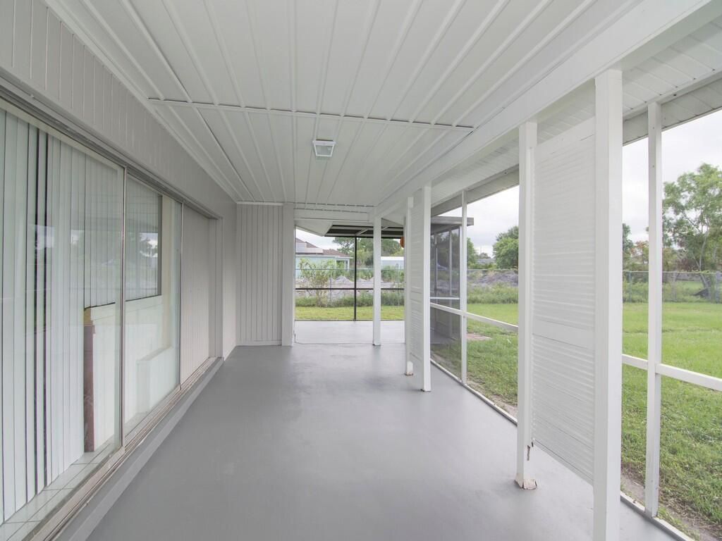 650 SE Evergreen Terrace, Port Saint Lucie, FL 34983 Photo
