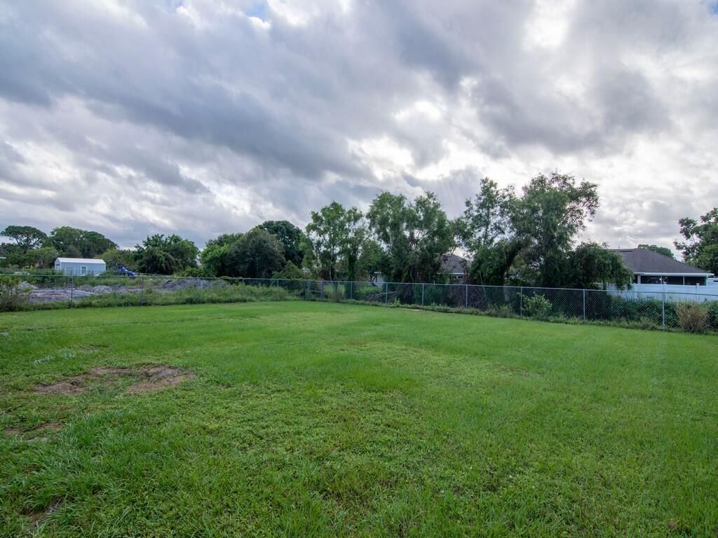 650 SE Evergreen Terrace, Port Saint Lucie, FL 34983 Photo