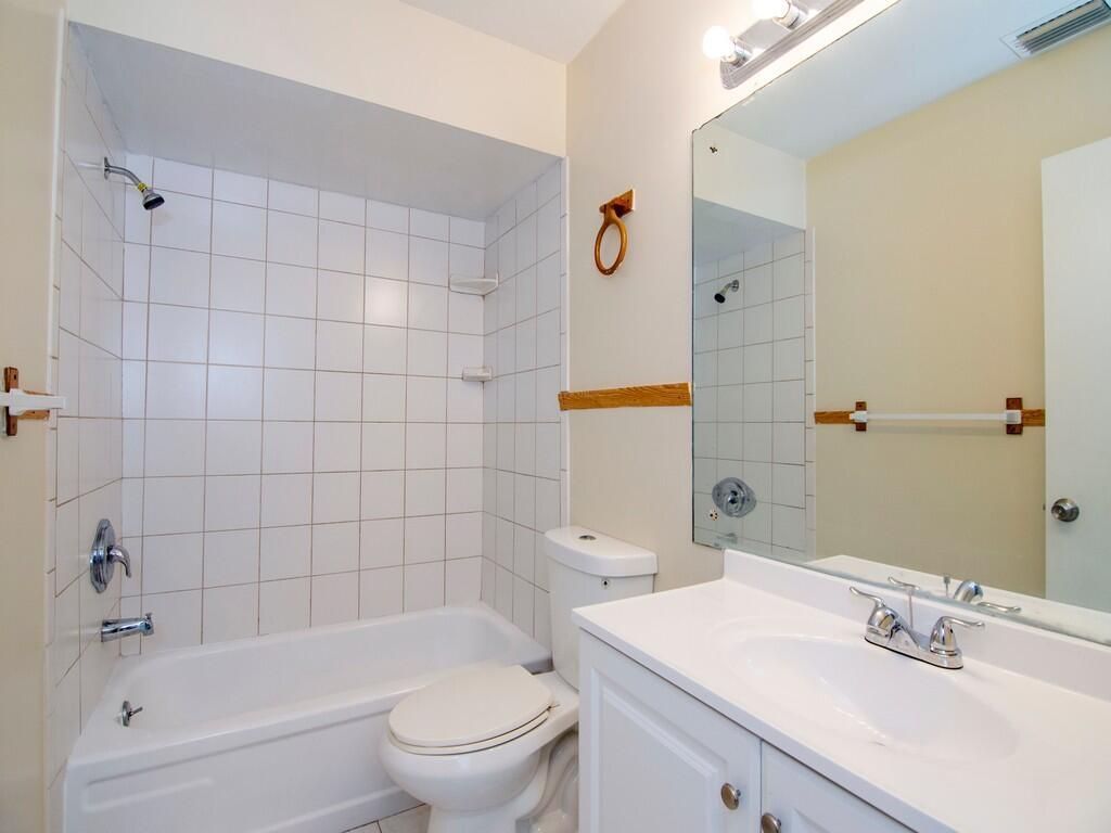 650 SE Evergreen Terrace, Port Saint Lucie, FL 34983 Photo