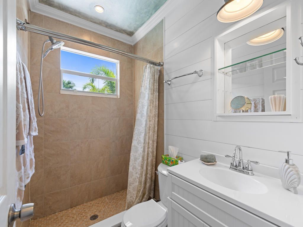1615 N Lakeside Drive, Lake Worth Beach, FL 33460 Photo