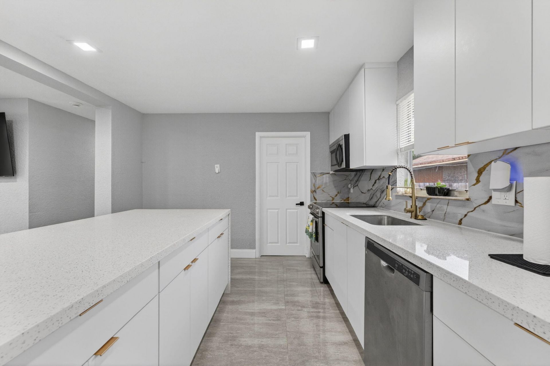 800 NW 6th Avenue, Pompano Beach, FL 33060 Photo