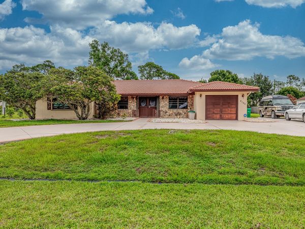2165 SE Flanders Road, Port St. Lucie, FL 34952