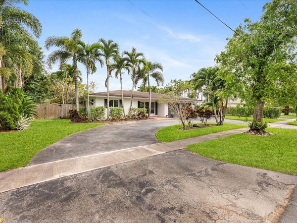 6250 SW 6th Street, Plantation, FL 33317