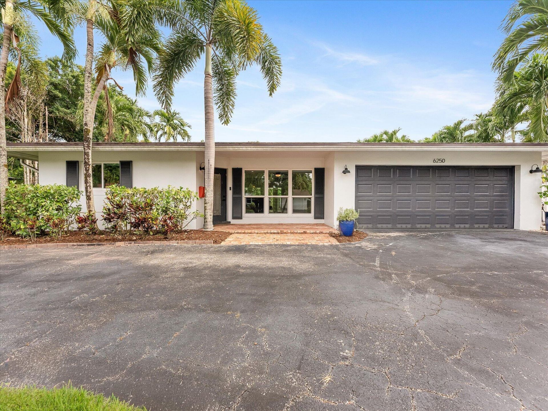 6250 SW 6th Street, Plantation, FL 33317 Photo