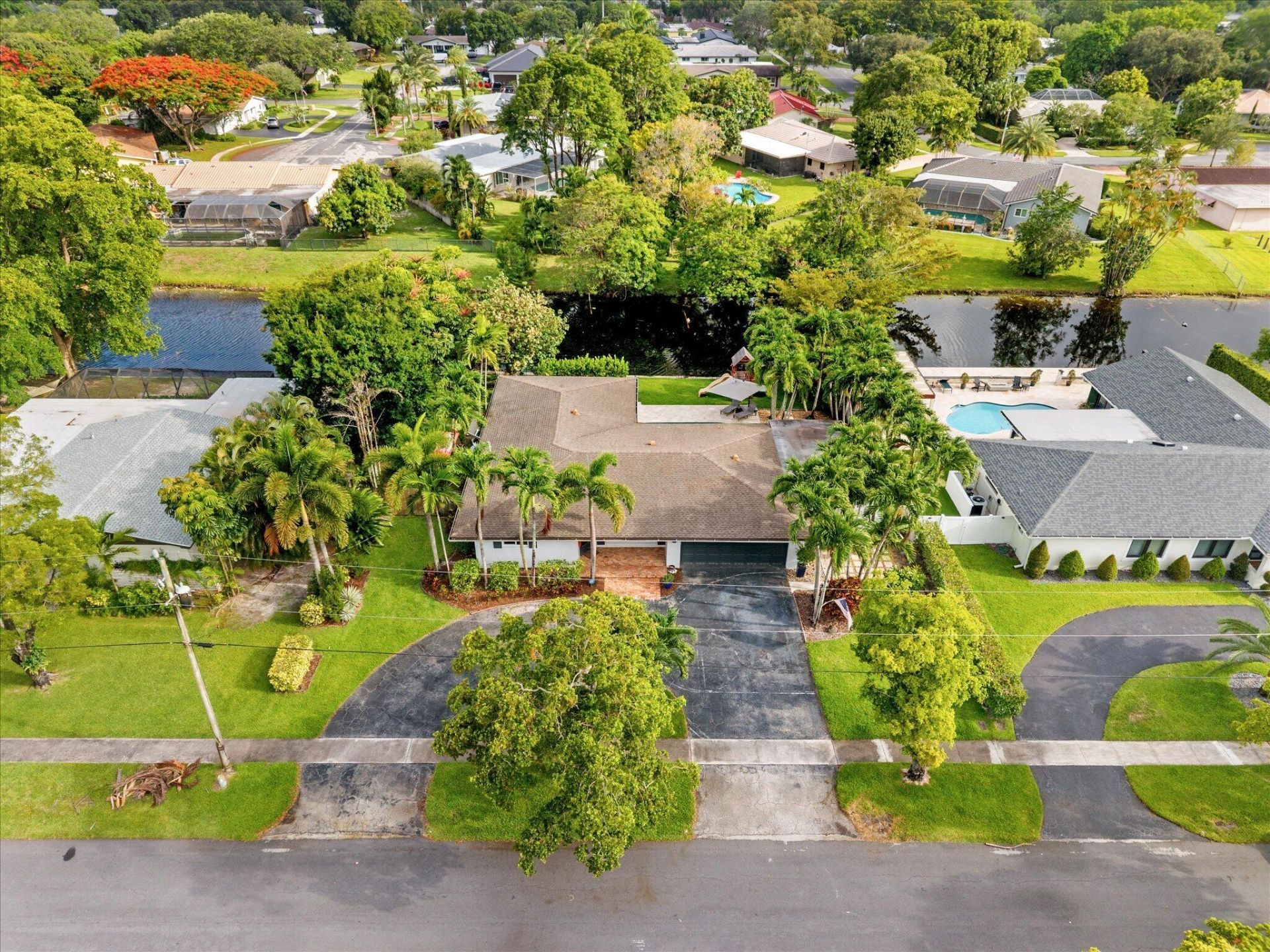 6250 SW 6th Street, Plantation, FL 33317 Photo