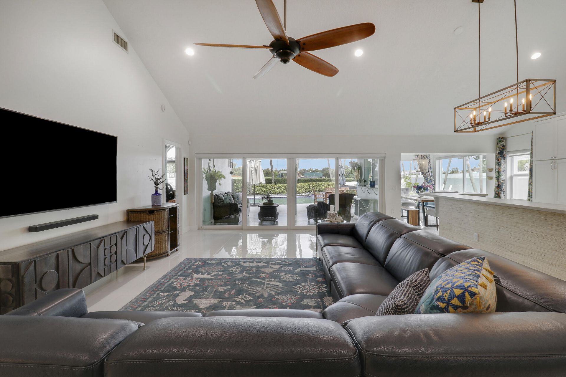 1560 Wilderness Road, West Palm Beach, FL 33409 Photo