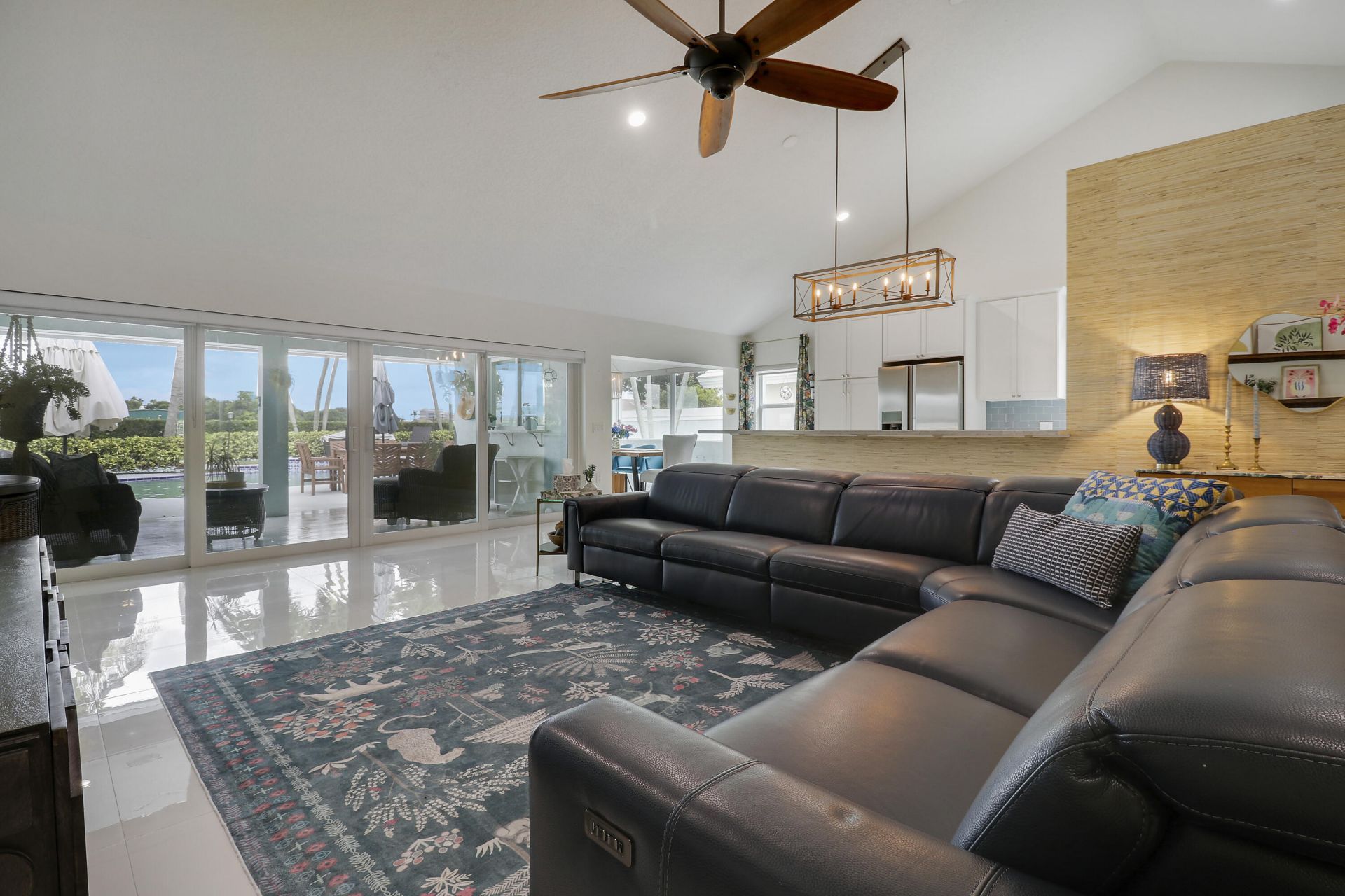 1560 Wilderness Road, West Palm Beach, FL 33409 Photo