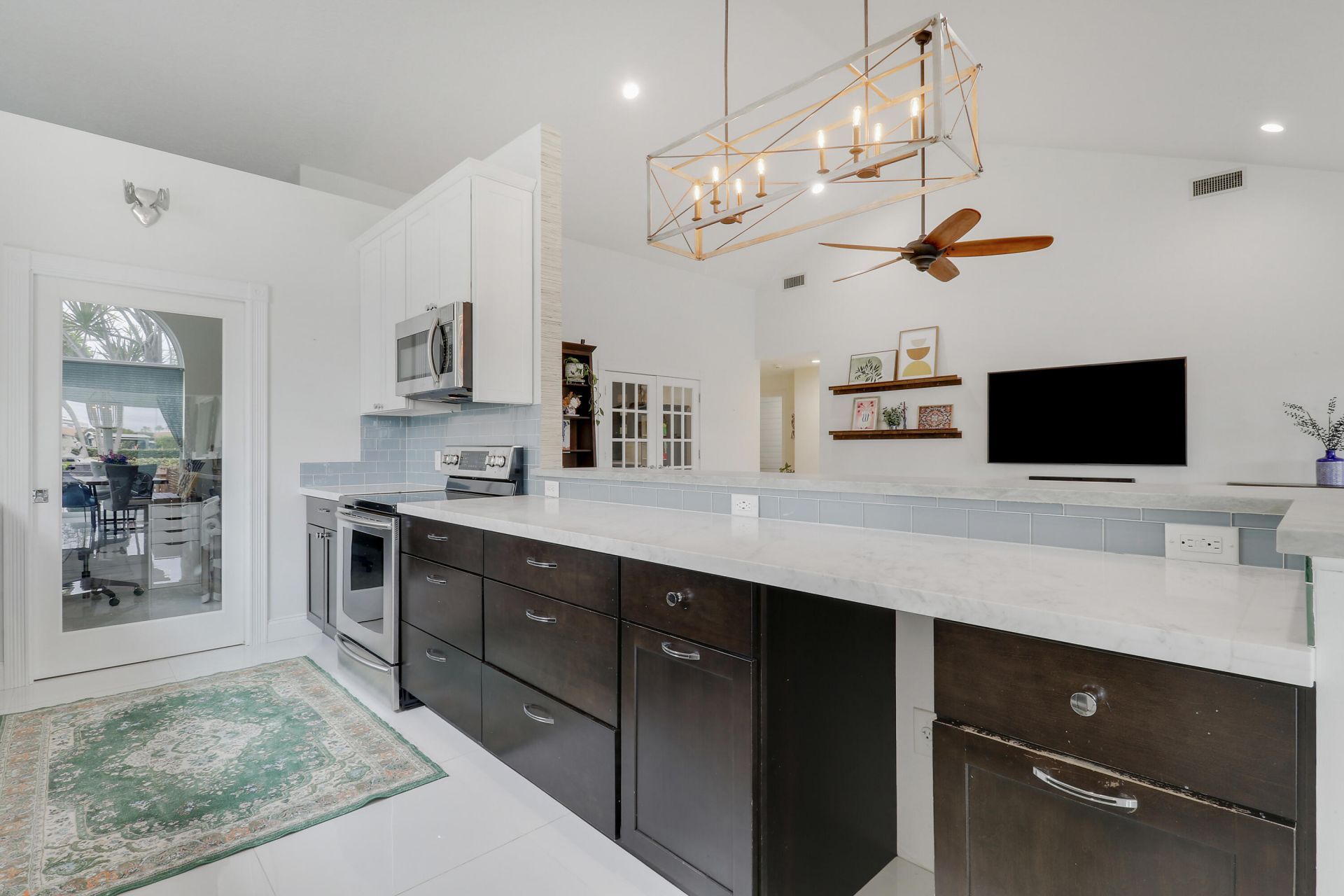 1560 Wilderness Road, West Palm Beach, FL 33409 Photo