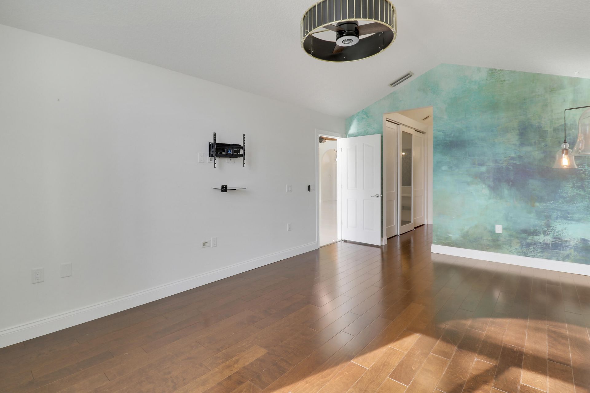 1560 Wilderness Road, West Palm Beach, FL 33409 Photo